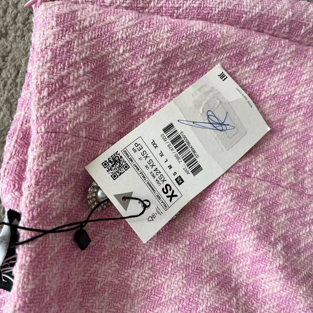 Zara Pink Textured Blazer with Pearl Accent - Picture 6 of 6